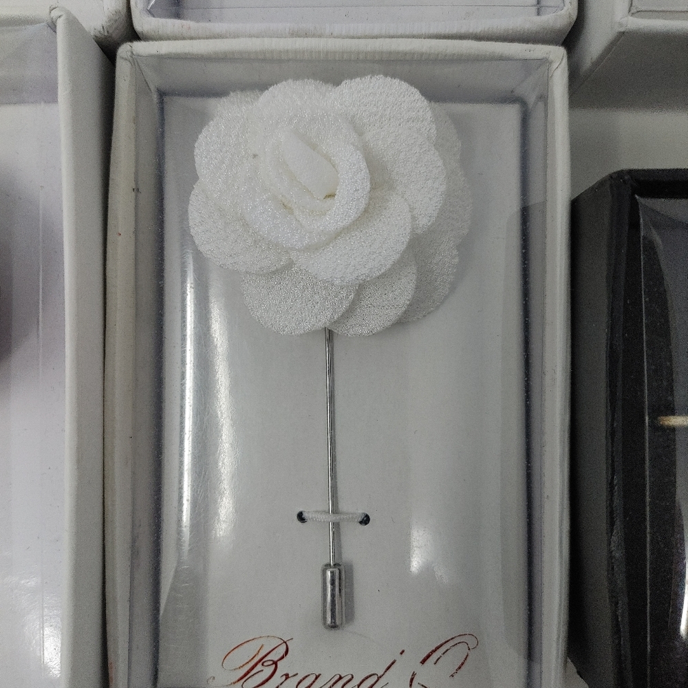 LAPEL PINS BRAND NEW